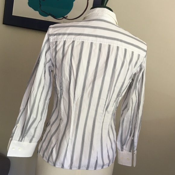 Theory - Classic White & Black Striped Button Down Shirt (Sm) - Picture 2 of 8